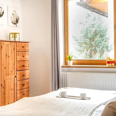 Halny Apartzakop *