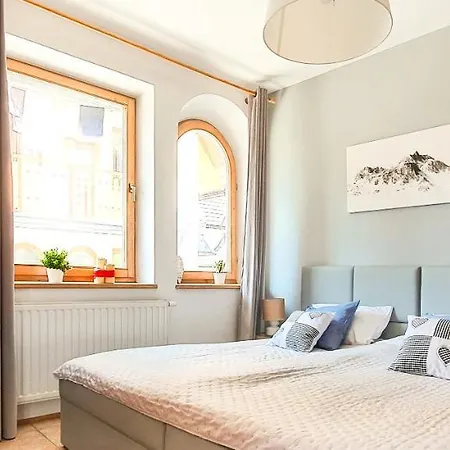 Halny Apartzakop *